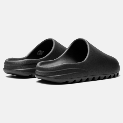 Yeezy Slide Onyx купить в интернет-магазине Kicksmania