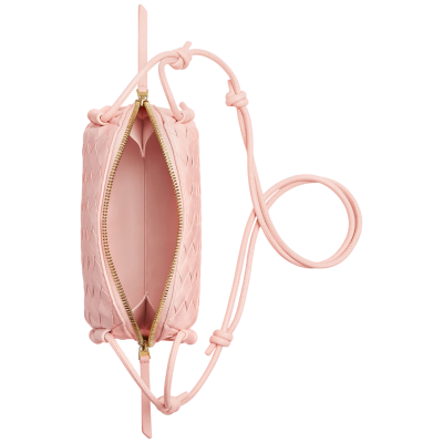 Сумка Bottega Veneta Pochette Concert Seashell купить в интернет-магазине Kicksmania