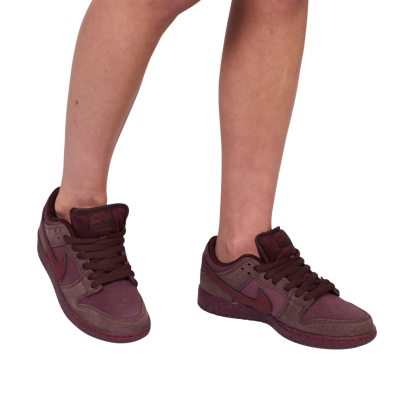 Dunk SB Low City Of Love Burgundy Crush купить в интернет-магазине Kicksmania
