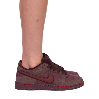 Dunk SB Low City Of Love Burgundy Crush купить в интернет-магазине Kicksmania