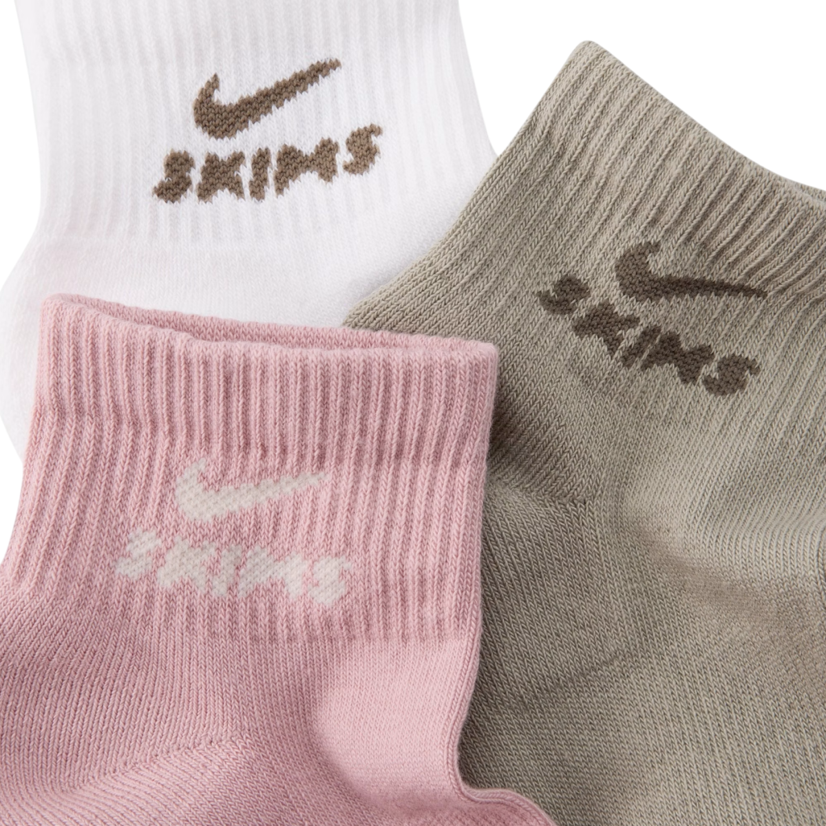 Носки Nike x Skims Dri-Fit Quarter Crew 3-pack купить в интернет-магазине Kicksmania — фото 2