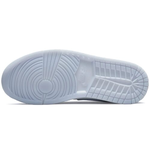 Nike Jordan 1 Mid Wolf Grey Aluminum - купить оригинальные кроссовки эир джордан 1 | Kicksmania.ru | Магазин Киксмания