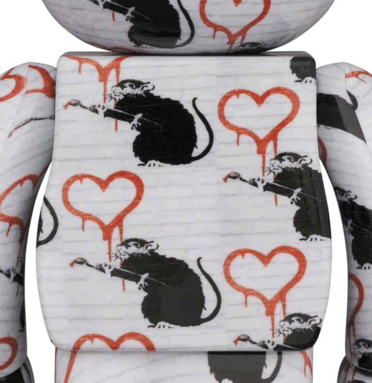 BearBrick Banksy Love is in the Bin 400% + 100% - купить оригинальные фигурки беарбрик игрушки bearbrick | Kicksmania.ru | Магазин Киксмания