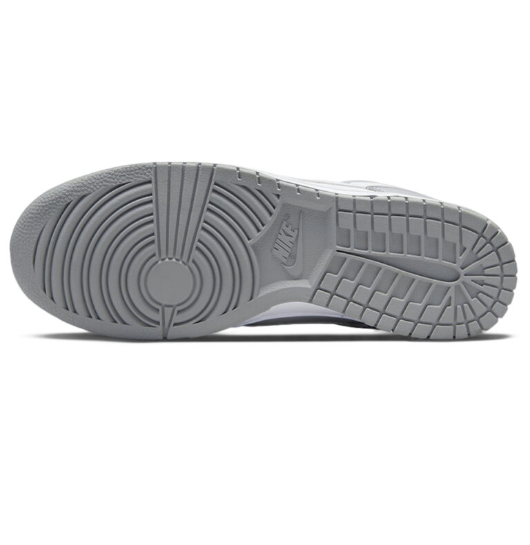 Nike Dunk Low Two Toned Grey - купить оригинальные кроссовки Nike Dunk низкие | Kicksmania.ru | Магазин Киксмания