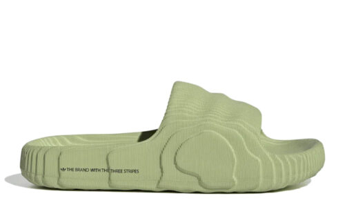 Adilette 22 зеленые - купить оригинальные кроссовки Adidas | Kicksmania.ru | Магазин Киксмания