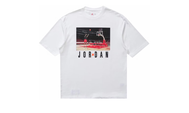 DX6029-100 | Undefeated x Jordan Throw Print Tee White | KicksMania.ru